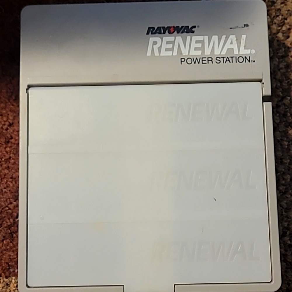 Rayovac renewal powerstation